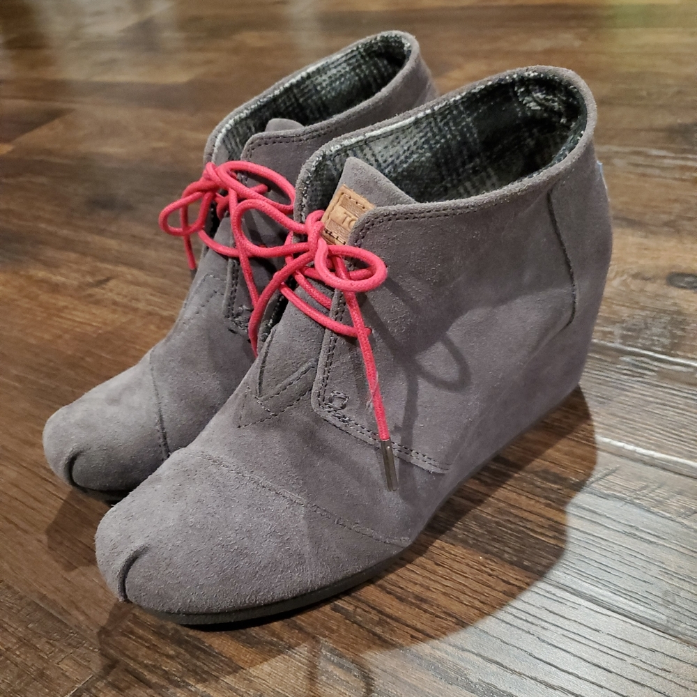TOMS wedge ankle booties suede leather lace up platform shoes boot